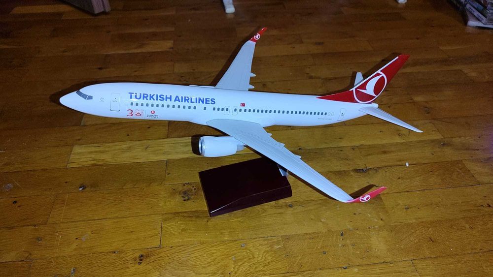 Avion metal Boeing B-737-800 scara1:1000 39 cm macheta