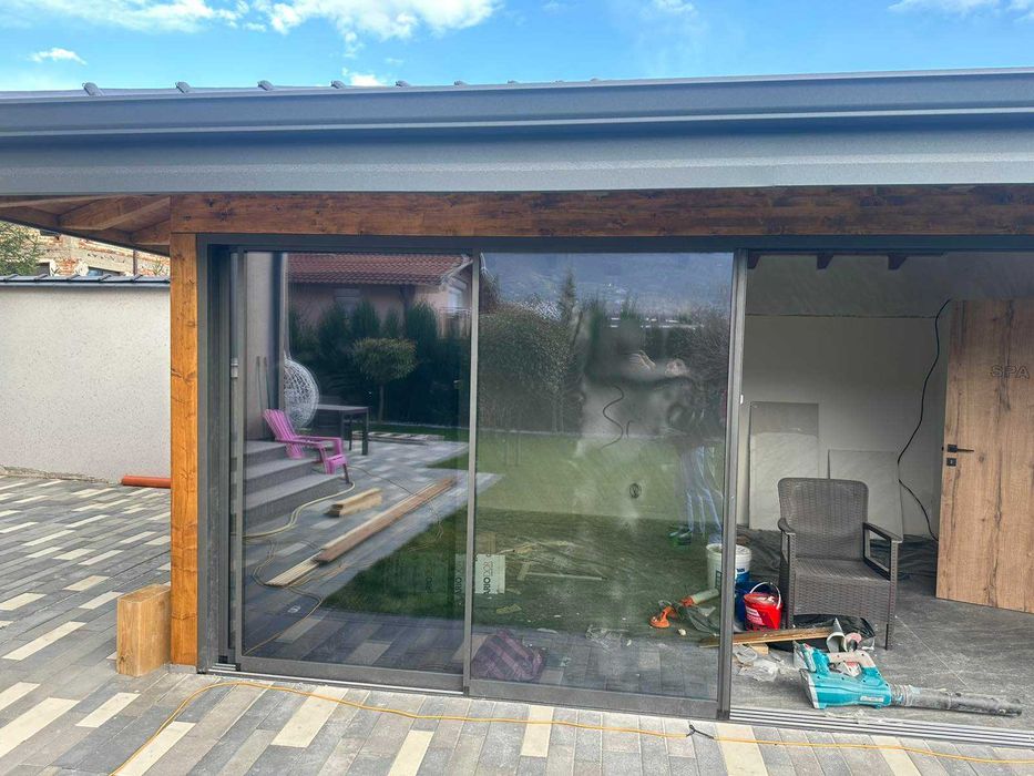 Алуминиева стъклена система