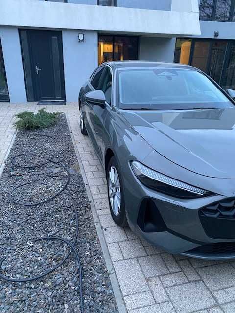 Inchiriez autoturisme si microbuze