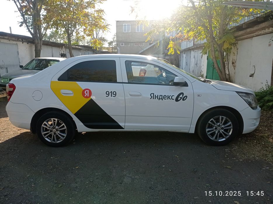 Яндекс наклейки (Брендирование машины)