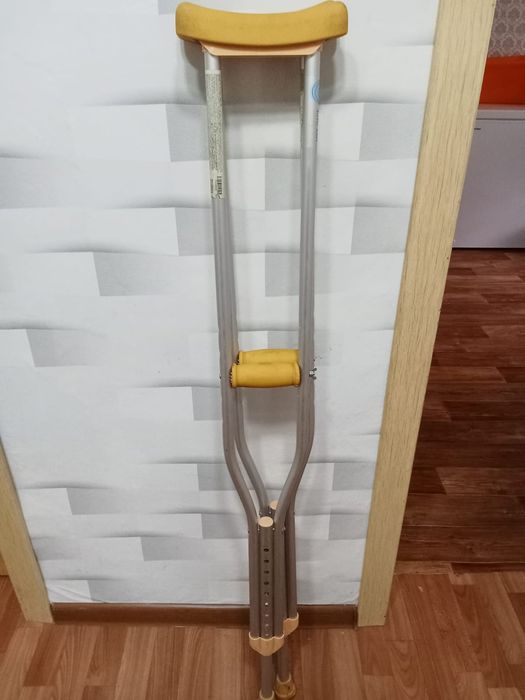Продам костыли для подростка