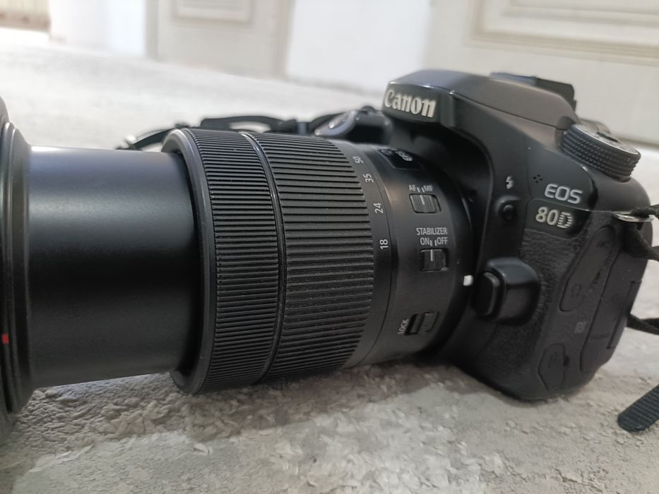 Фотоопарат Canon