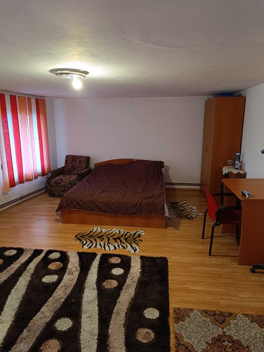 Camera de închiriat vila