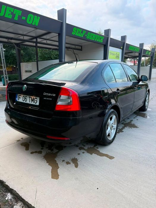 SKODA Octavia 2012 — imagine 3
