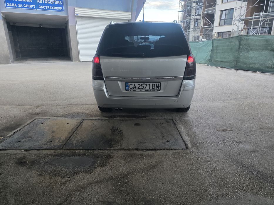 Продавам Опел Зафира 1.9 120