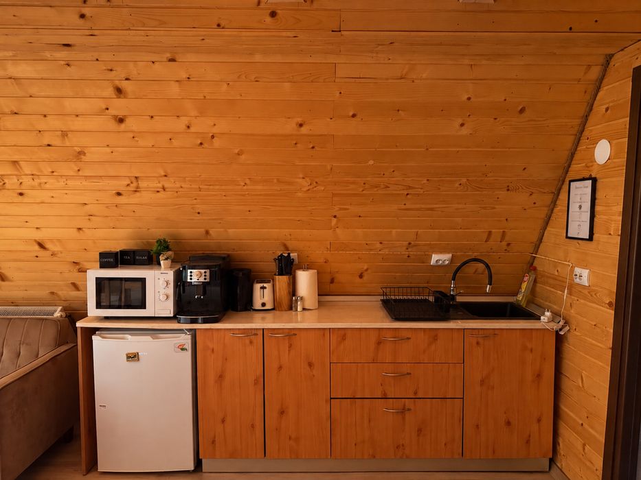 Cabanǎ de inchiriat A-Frame în Albac – râu, pădure, ciubăr & saună | Până la 16 persoane