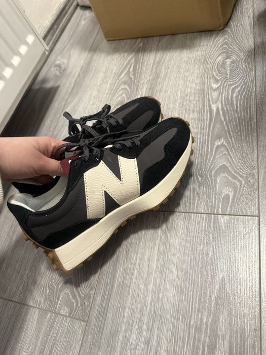 Adidasi new balance 327