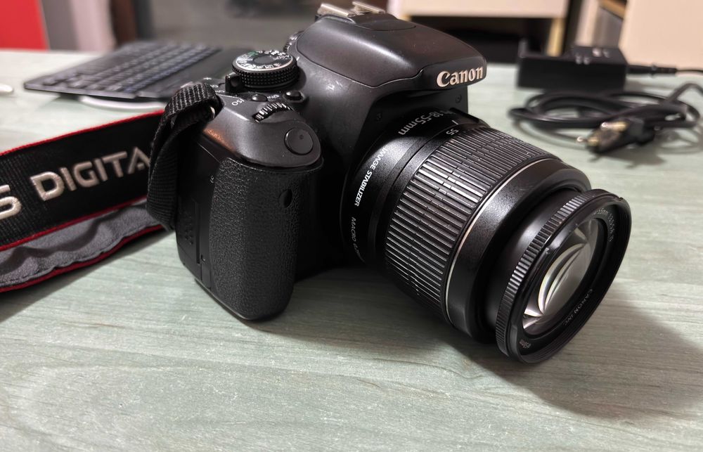 Canon EOS Rebel T3i / 600D