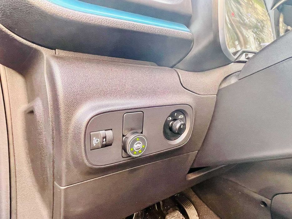 Citroen C3 FEEL PACK гаранция LPG камера парктроник мемори седалки