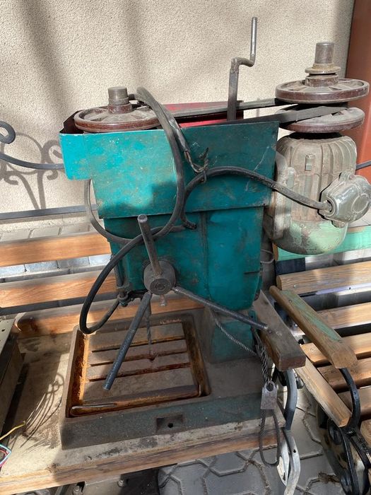 Сверлильный станок