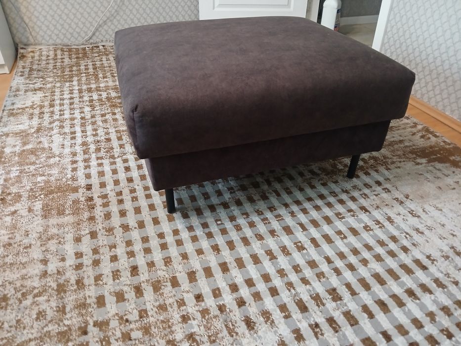 Пуфик коричневый