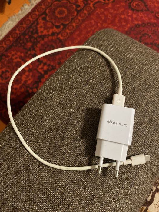 Продам зарядное устройство Type-C