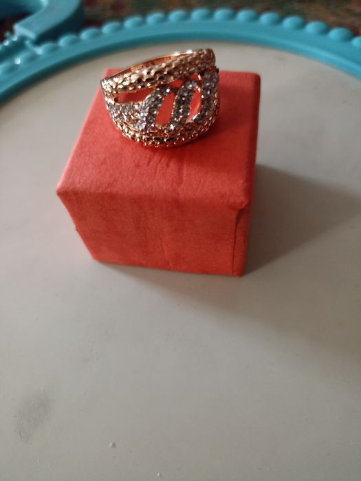 Продам бижутерию