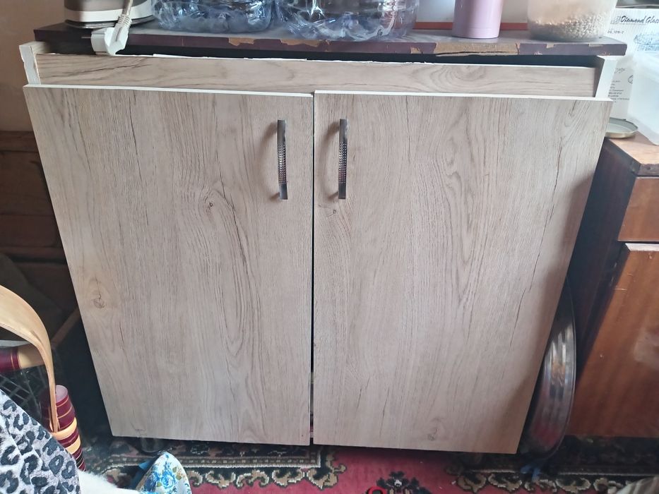 Gaz plitasi rakvina shkaf