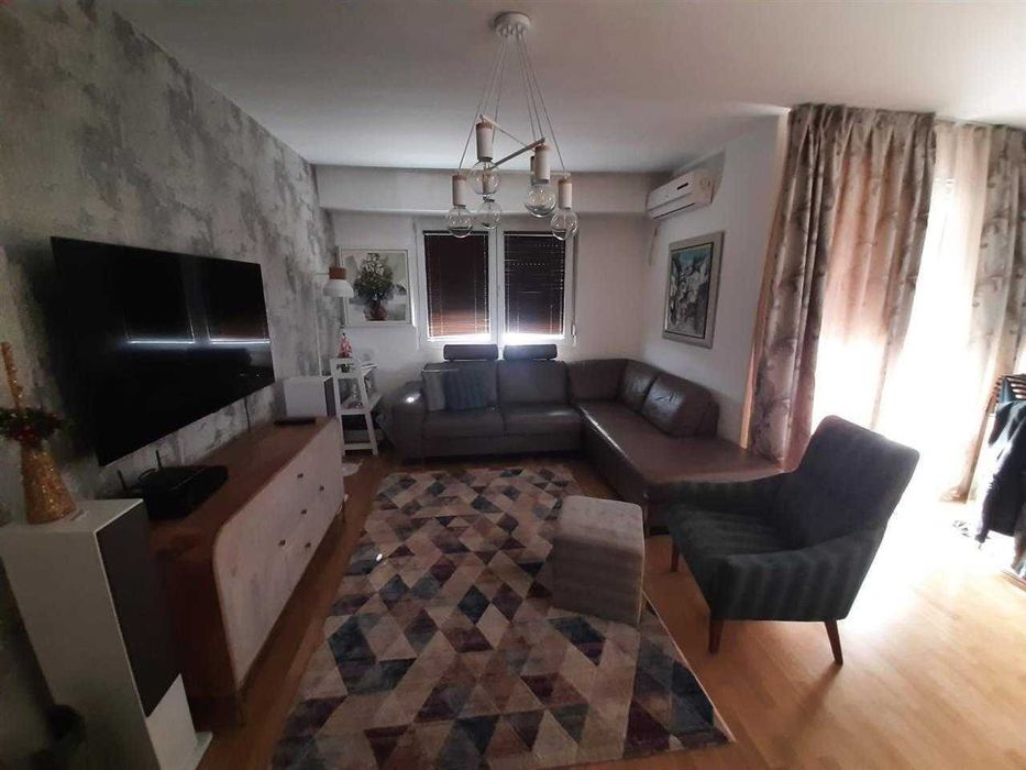 Дава се под наем Двустаен апартамент в Бургас, Зорница - 50 кв.м за 204 € - Снимка #2