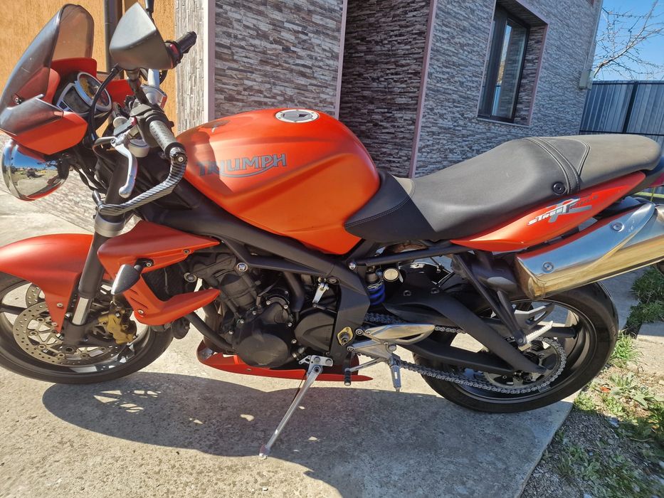 Triumph street triple 675r schimb