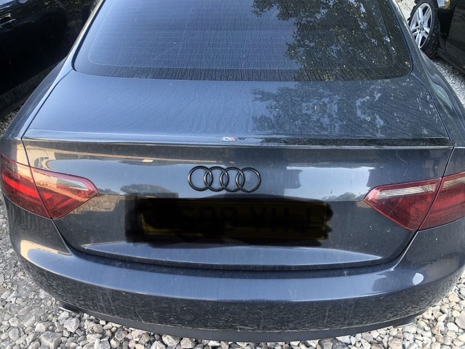 Стопове за Ауди А5 Audi A5 имам два комплекта оригинални 8t0945094