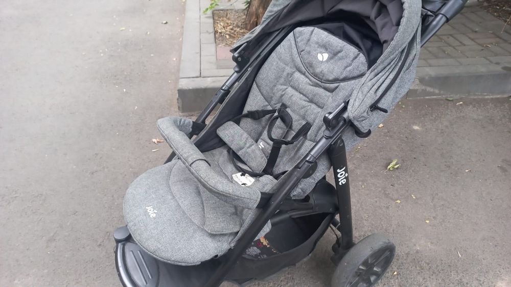 детская коляска Joie