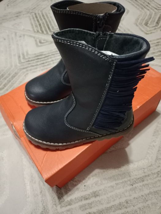 Продам сапожки на девочку