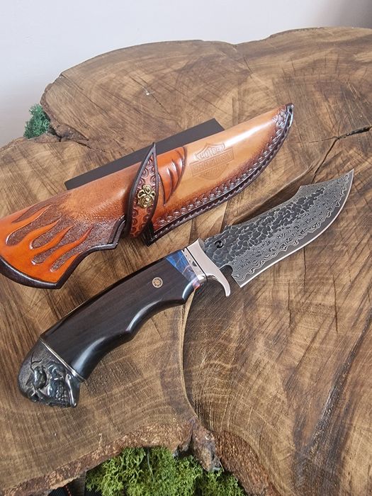 Ножове ръчна изработка *Дамаска стомана,еленов рог,абанос,тюркоаз*