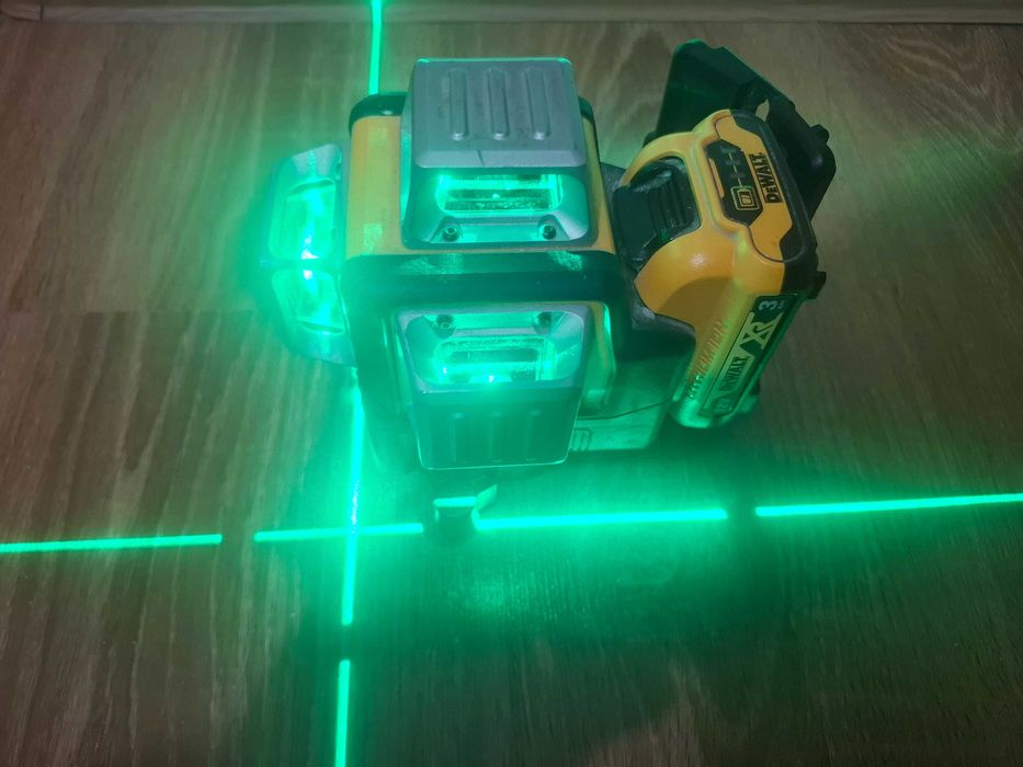 Laser Dewalt DCE 089G raza verde