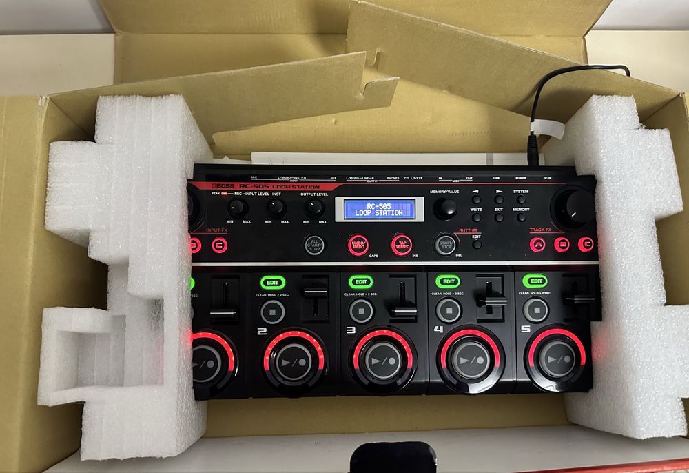Продам Loop Station RC-505 с микрофоном