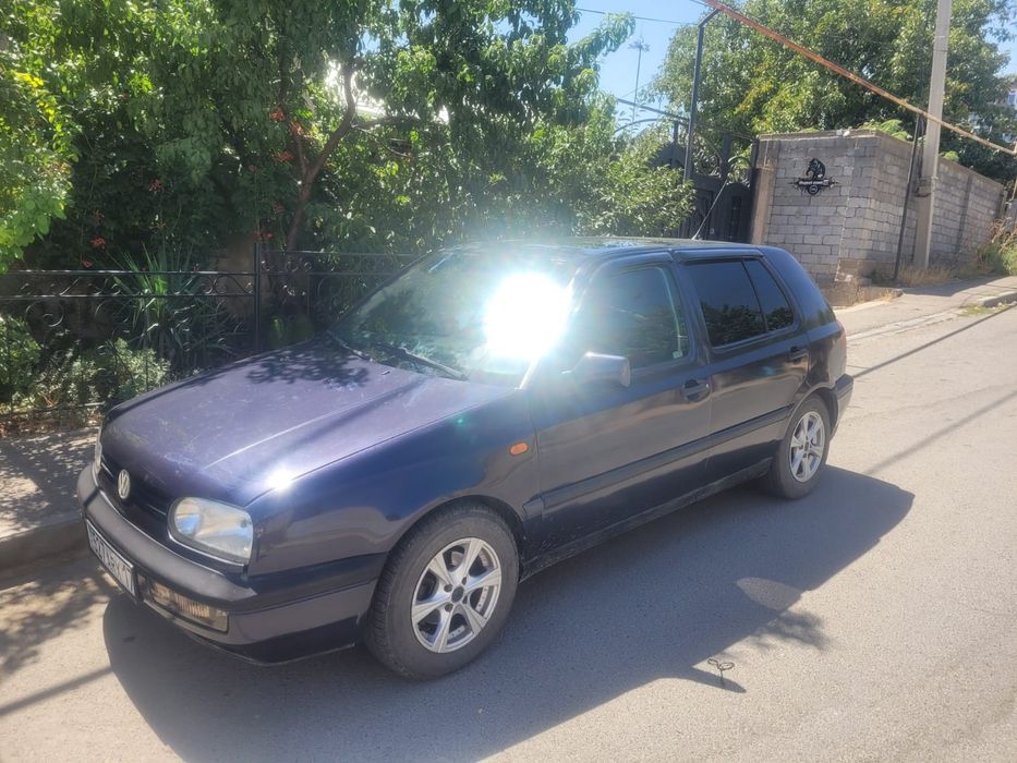 Продам срочно Volkswagen Golf 3