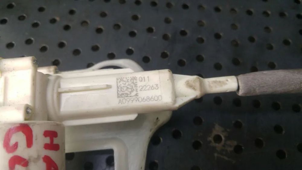 Broasca haion cu motoras mercedes glc c253 a0997400600 a0999068600