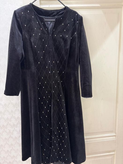 Черное бешпет с бисером