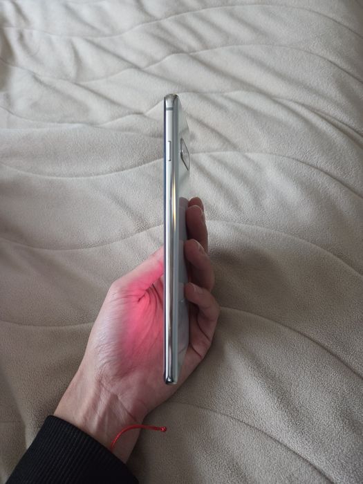 Samsung galaxy s10+ edge