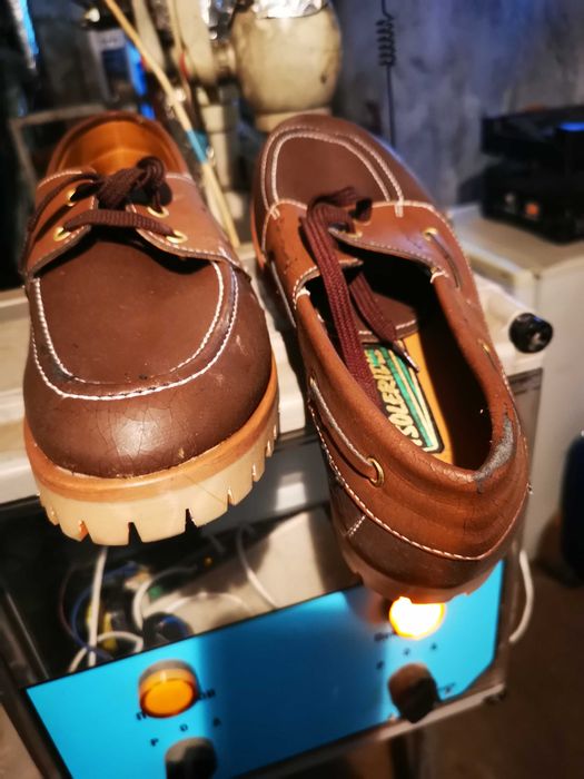 Продавам нови 44лв,кожени обувки, ходило суров каучук MODE ITALY №41.5