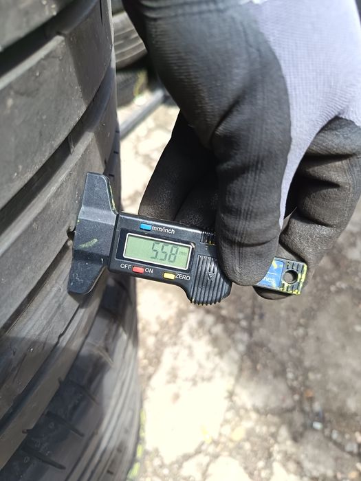 Anvelope vara 285 30 19 și 255 35 19 dunlop