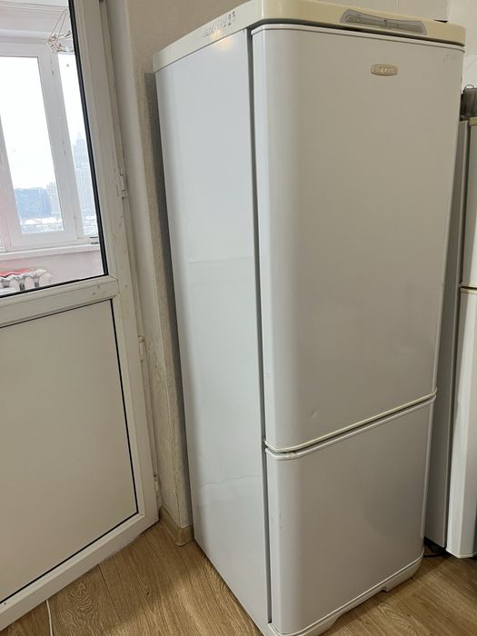 Холодильник белый