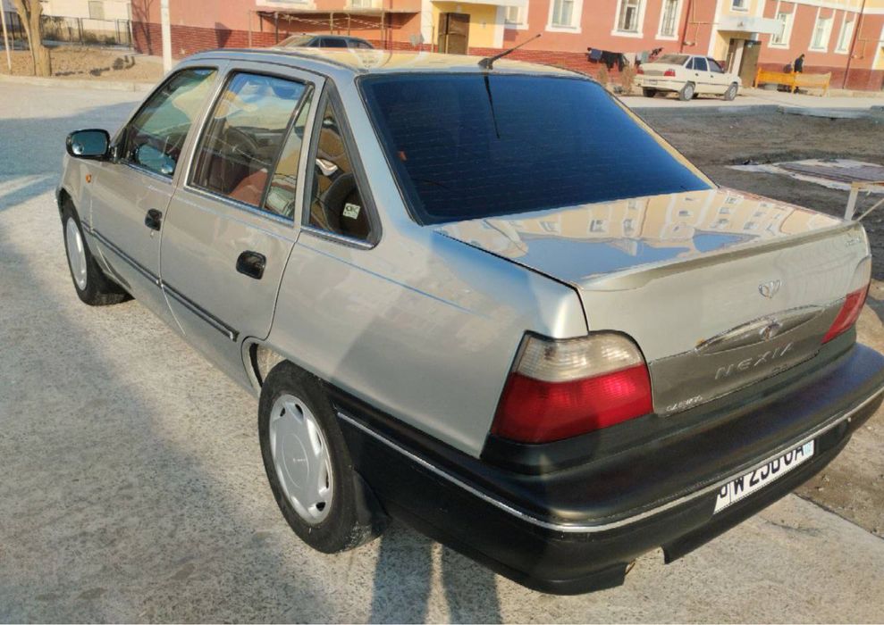 Zor Nexia 1 sotiladi (rodnoy)