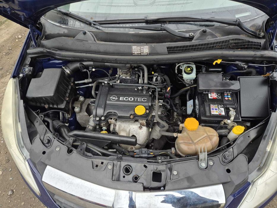 Dezmembram Opel Corsa D Coupe bara/aripa