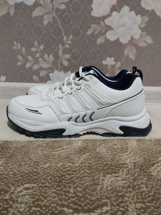 кроссовки белые мужские