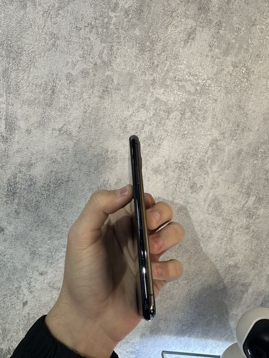 Iphone 11 pro black 64 gb battery 100% display alishgan