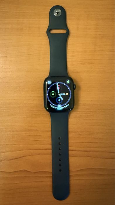Apple Watch 8 45mm, GPS Accesorii: cablu incarcare;