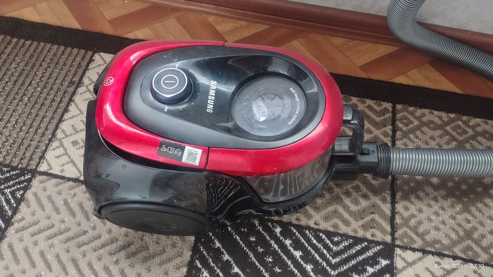 Продам пылесос Samsung SC18M21C0VR