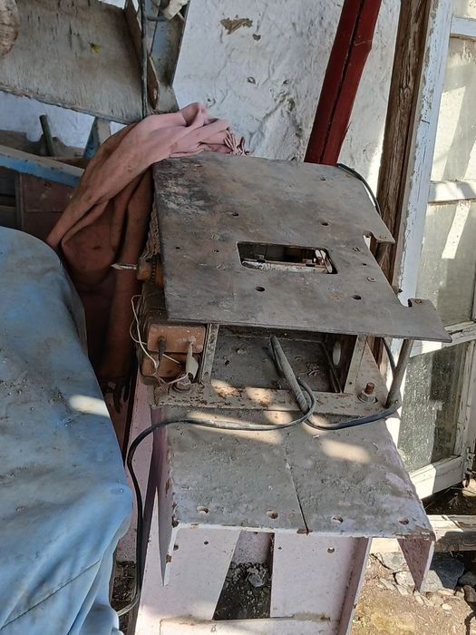 Taxta kesadigan stanoklar sotiladi ikkalasi ham ishledi