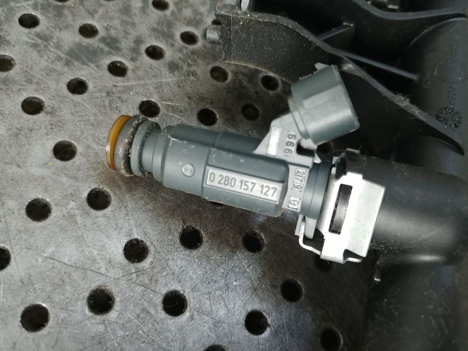 rampa cu injectoare 1.2 b hm05 peugeot 208 citroen c3 3  9816955780 0280157127