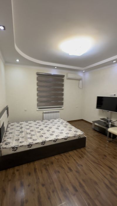 Beruniy metro Mirza Golib kochasida 3/1/4  103 kv Bankovskiy uy