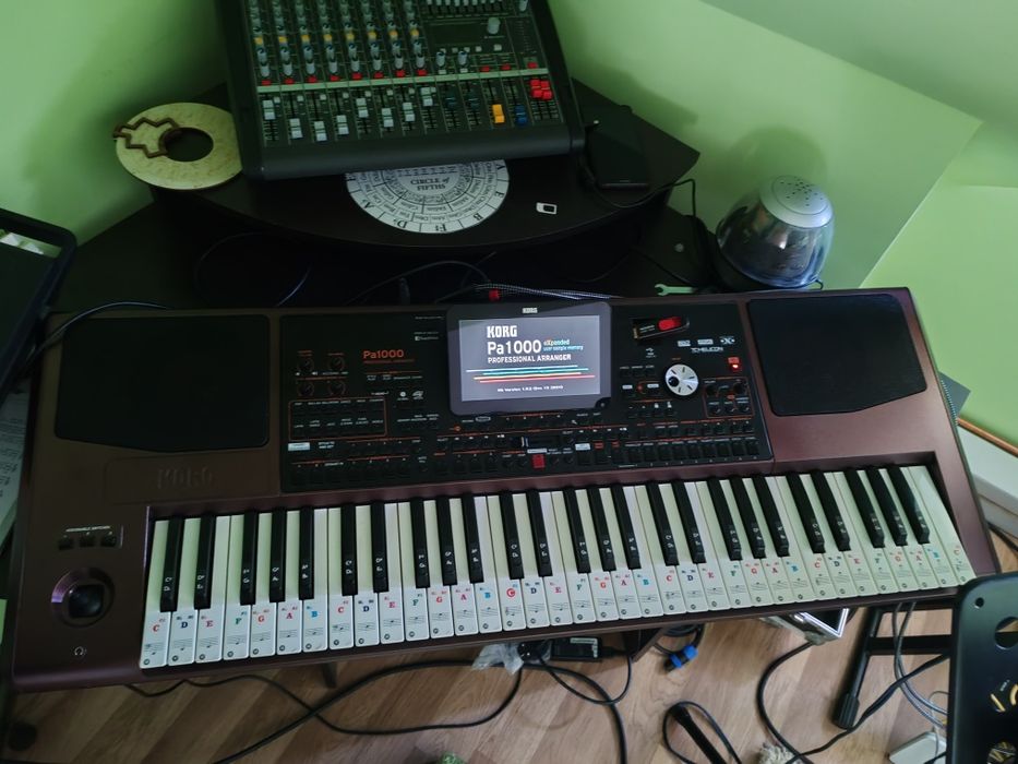 Korg pa 1000 în stare foarte bună! Preț fix!!!