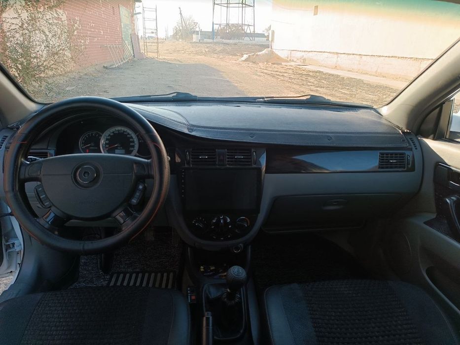 Lasetti 1.8 holati aʼlo darajada.