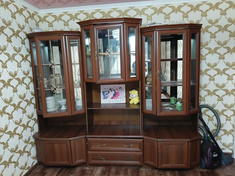 Продаётся стенный гарнитур