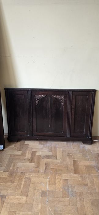 Старинно масивно легло от орех