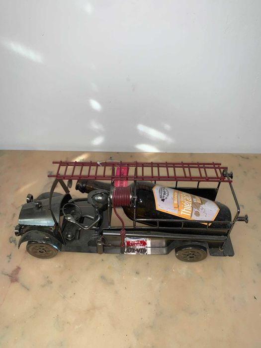 Suport de vin /Masina din fier