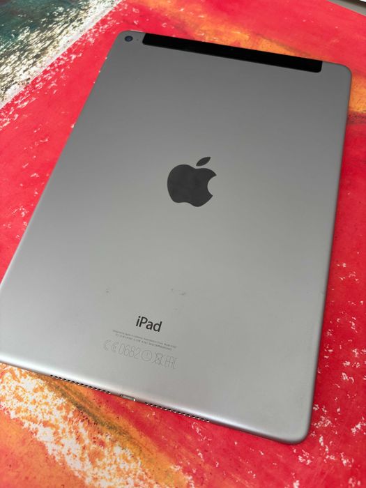 iPad air 2 model A1567 -  16GB, Wi-Fi, 9.7 inch - Space Gray