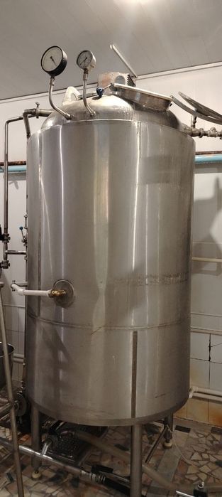 Продам срочно  реактор, емкость нержавейка 2куб.