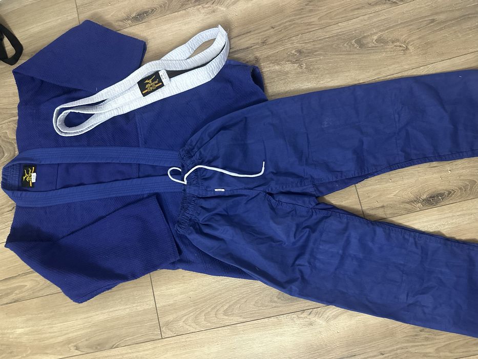 Продам костюм Кимано